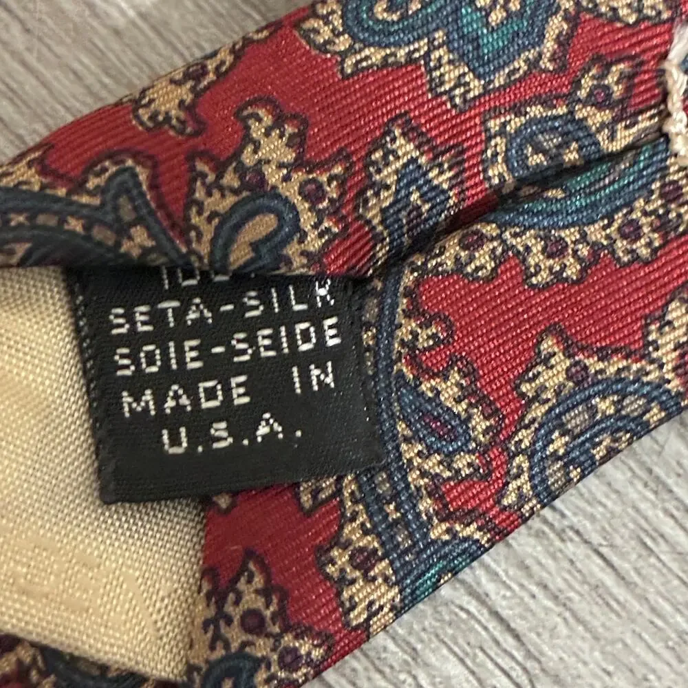 Tom James USA Silk Paisley Tie Red Navy Gold Classic Necktie 3.25x59 Handmade